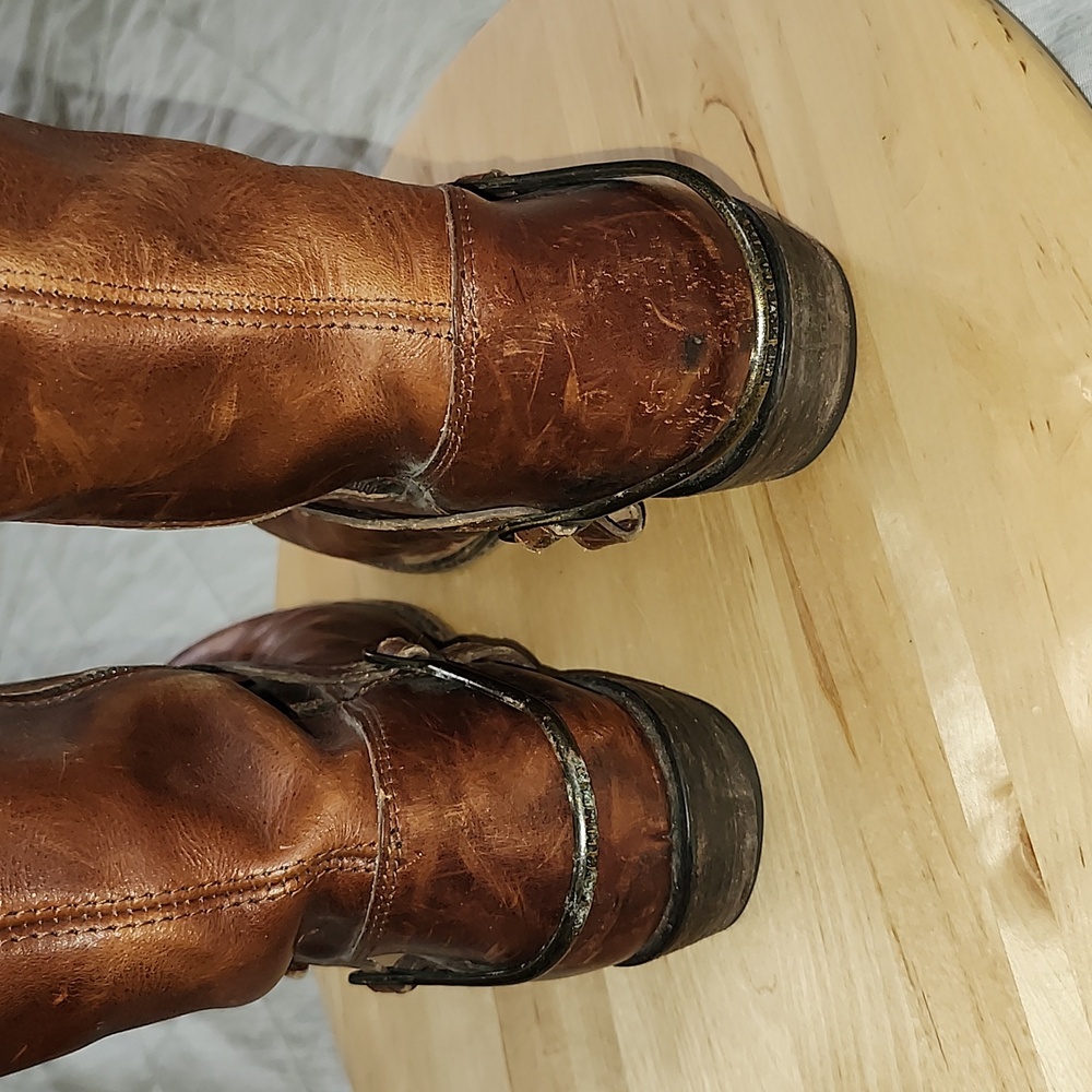 Frye Vintage Brown Leather Knee High Boots Side Zip Brass Harness Small Heel 8 - Picture 6 of 12